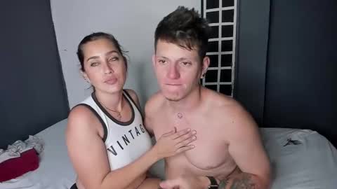 crazy_acouple_donpillo online show from February 3, 10:11 pm