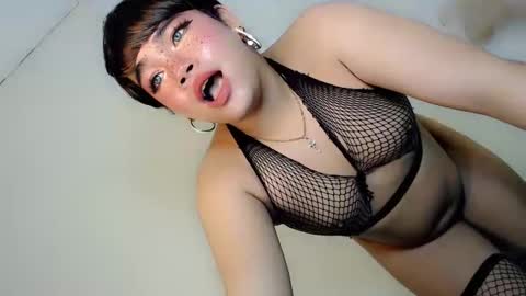 Hot Ayisha online show from March 9, 9:14 pm