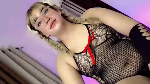 Hot Ayisha online show from October 27, 7:25 pm
