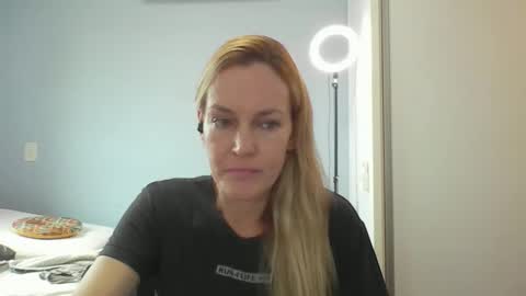 Anny online show from April 10, 10:53 am