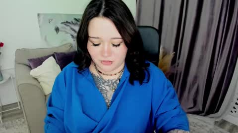 Snapshot of crazydaisiy chatting on March 8, 12:44 am crazydaisiy online show from March 8, 12:44 am