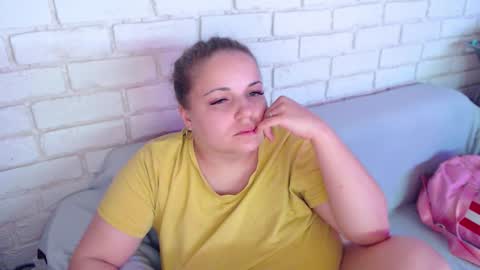 Crazyy Girl  online show from February 5, 6:33 pm