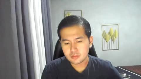 BareCreamyCum online show from December 3, 4:00 pm