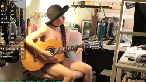 Creature Marie online show from May 29, 1:47 am