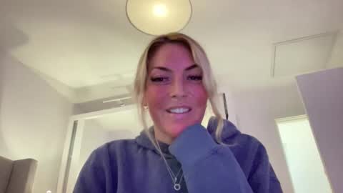 crettie3 online show from January 7, 1:32 am