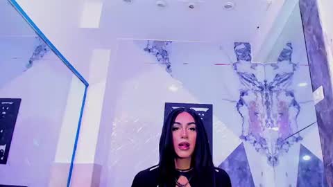 crhistofer_ online show from July 3, 7:24 am
