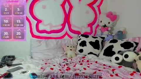 moxie online show from October 9, 8:20 am