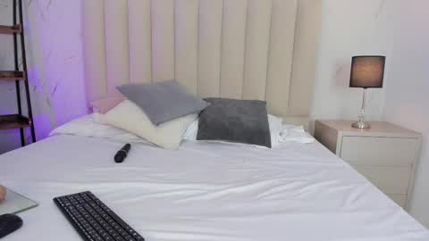 Cristal   online show from March 20, 2:22 pm