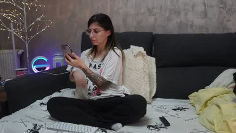 crissy_love online show from February 6, 11:37 pm