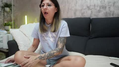 crissy_love online show from February 9, 10:43 pm
