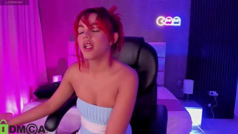 Snapshot of cristal__adams chatting on September 21, 12:20 pm cristal__adams online show from September 21, 12:20 pm