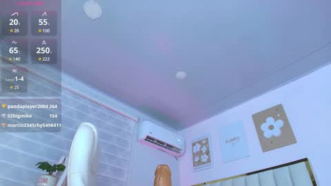 Snapshot of cristal_bunny chatting on February 3, 3:42 am Cristal online show from February 3, 3:42 am