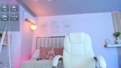 Snapshot of cristal_bunny chatting on February 24, 3:44 am Cristal online show from February 24, 3:44 am