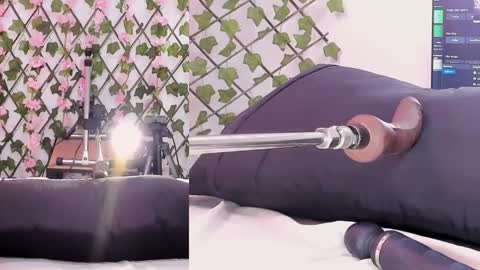 cristal_thompson_ online show from September 27, 4:49 pm