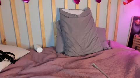 Cristal Cute  online show from February 17, 3:55 pm