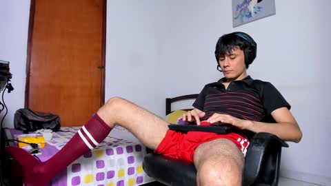 Snapshot of cristian_ortiz_1 chatting on January 27, 10:16 pm Cristian online show from January 27, 10:16 pm