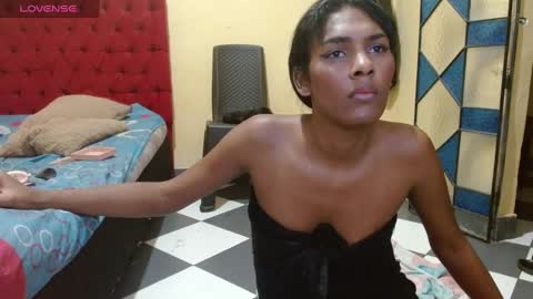cristinamontiel74 online show from February 11, 2:46 am