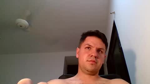 cristopher3042 online show from March 31, 4:02 am