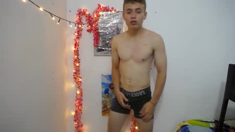 cristopher_2004 online show from February 26, 7:53 pm
