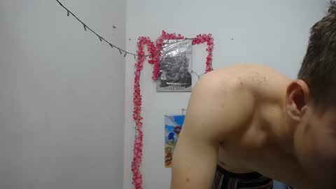 cristopher_2004 online show from March 6, 9:20 pm