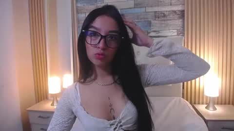 crowm_le online show from March 19, 3:06 pm