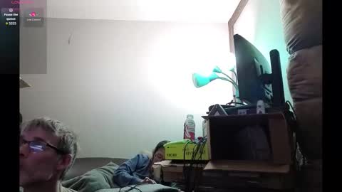 Crownandkat online show from February 3, 6:33 am