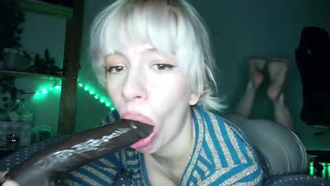 Snapshot of cruellagoth chatting on February 1, 4:44 pm Cruella online show from February 1, 4:44 pm