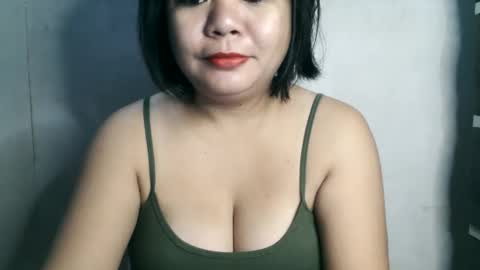 Snapshot of crystal_april chatting on February 8, 12:28 am Crys online show from February 8, 12:28 am