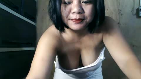 Snapshot of crystal_april chatting on February 18, 2:05 am Crys online show from February 18, 2:05 am