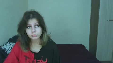 Crystal and Marcl online show from November 18, 3:20 am