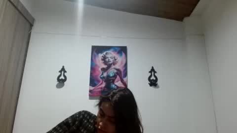 Crystal Blaze online show from June 9, 1:39 am