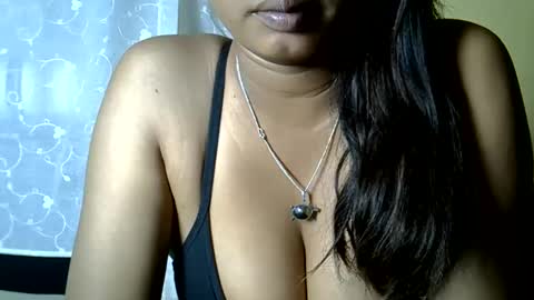 crystalbellax online show from May 26, 6:52 am