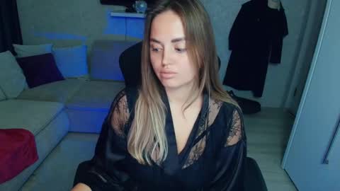 crystalemily online show from October 1, 7:24 pm