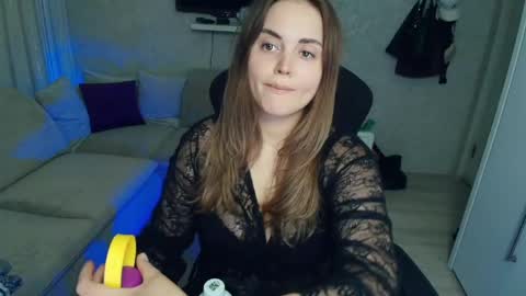 crystalemily online show from April 3, 7:10 pm