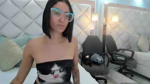 Crystal online show from June 13, 9:47 pm