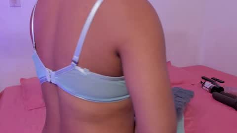 Soy Crystal online show from November 14, 1:57 pm