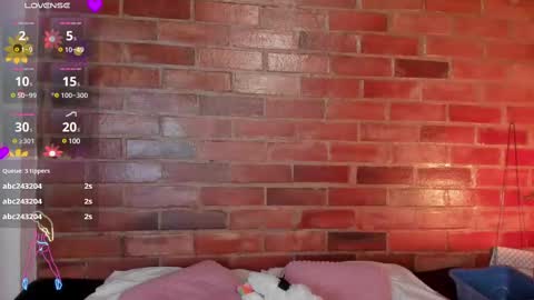 Soy Crystal online show from February 16, 10:10 am