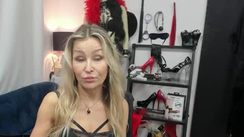 CrystalHotty online show from November 28, 7:48 am