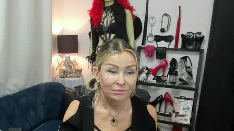 CrystalHotty online show from June 2, 4:47 am
