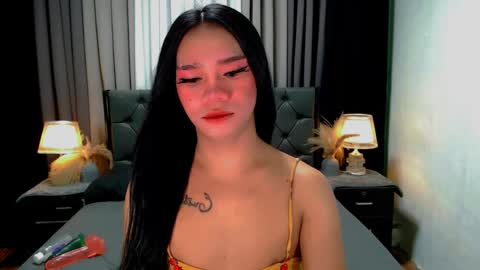 bea takashi  online show from May 25, 11:38 am