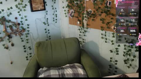 Chris online show from October 25, 3:29 am