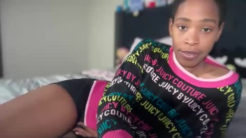 cum2charmxx online show from January 19, 2:27 pm