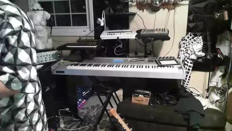 cum4me2i812 online show from February 3, 1:35 am