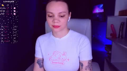Snapshot of cumeveline chatting on February 10, 3:32 pm Eva online show from February 10, 3:32 pm