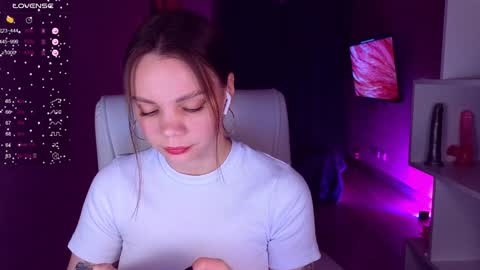 Snapshot of cumeveline chatting on January 19, 2:59 pm Eva online show from January 19, 2:59 pm