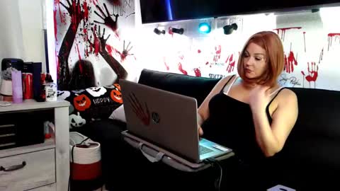 cumguzzlingskank online show from October 6, 7:37 am