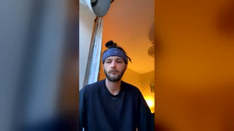 cumsmokeup online show from April 18, 7:18 pm