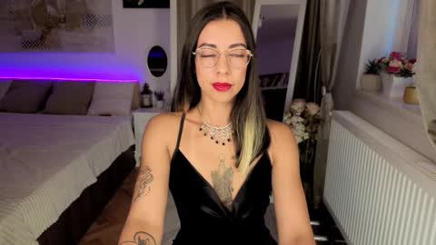 Evelyn online show from September 23, 7:35 am
