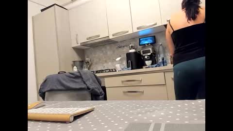 maria  alex online show from December 1, 1:58 am