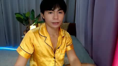 Xyrien online show from April 19, 3:02 pm